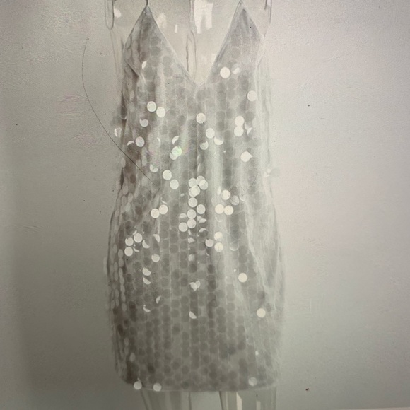 SEQUIN V-FRONT BACKLESS MINI DRESS SILVER - Picture 4 of 6